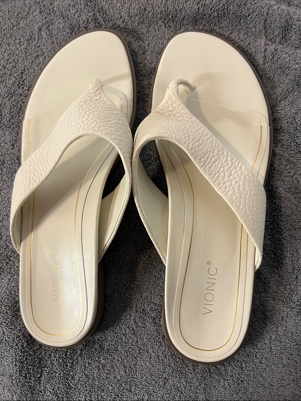Vionic Cream Leather Thong Sandals with Gold Trim
